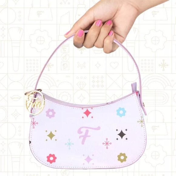 NWT FAO Schwarz Soho Handbag & Accessories - Picture 3 of 4